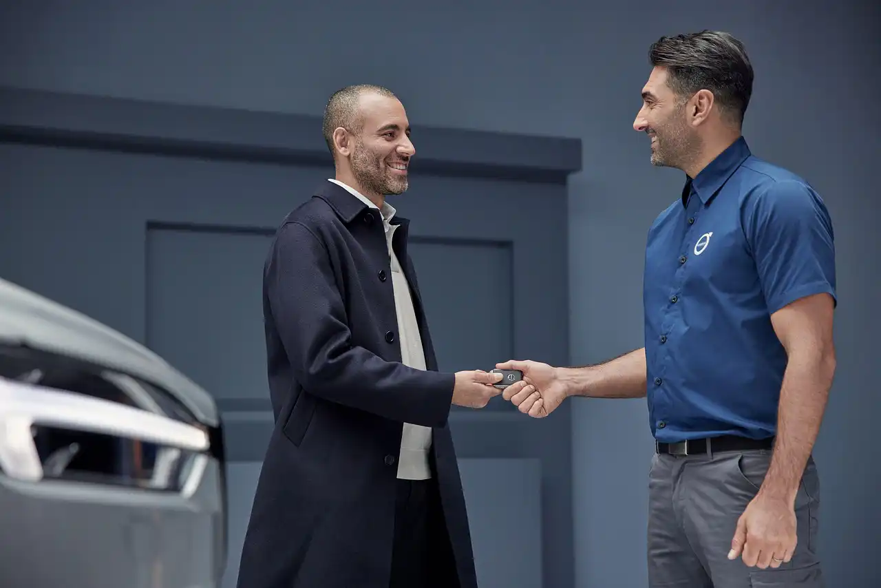 car agent and client