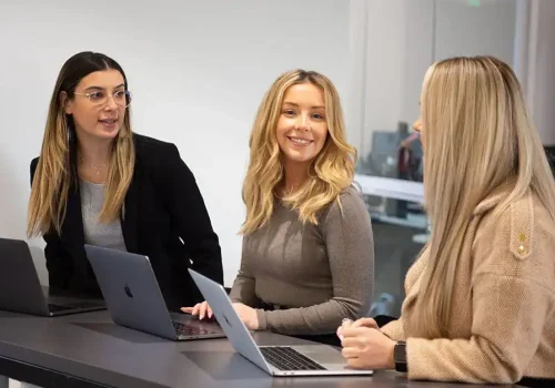 Tamara Alaveras and team